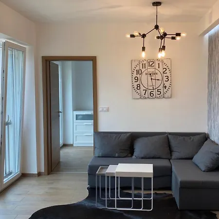 Side Design Apartment *